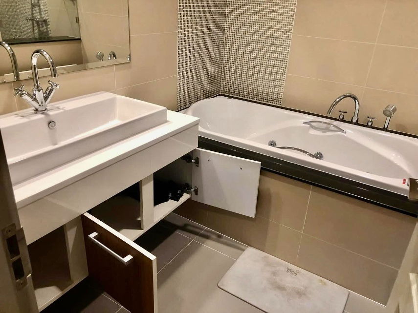 picture code : B219 Grand Bangkok Boulevard Sathorn - 10/11