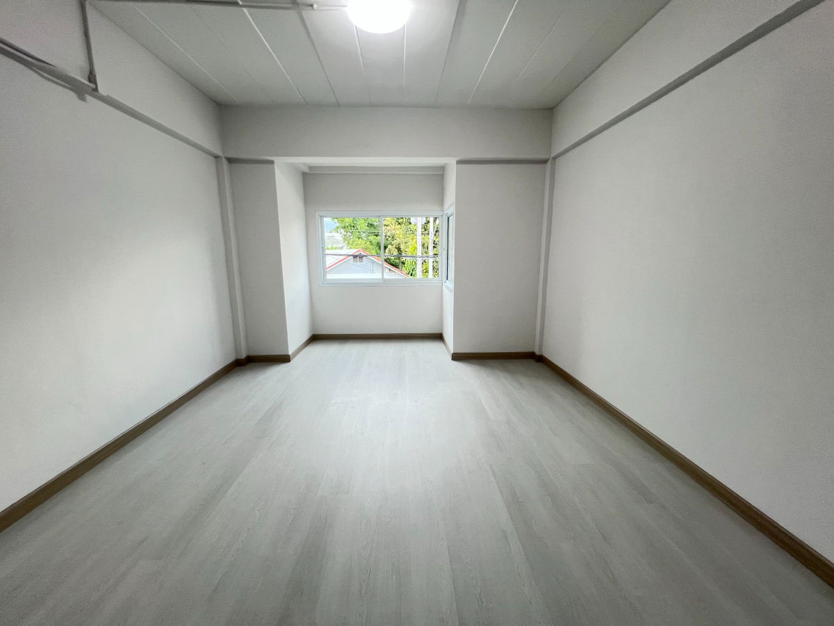 รูป โฮมออฟฟิศ 3 ชั้น（ 3 ห้องนอน 4 ห้องน้ำ ） ตรงข้าม โฮมโปรสันทราย (Homepro สันทราย)  - รูปที่ 14/15