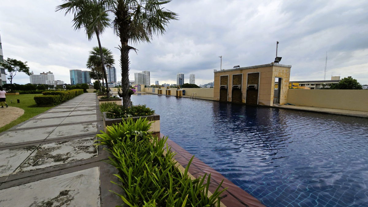 picture Next to Srinakarin Road, only 5 minutes from Seacon Srinakarin. Condo for sale with tenant, Supalai Park Srinakarin. 43 sq m, high floor, large room - 12/17