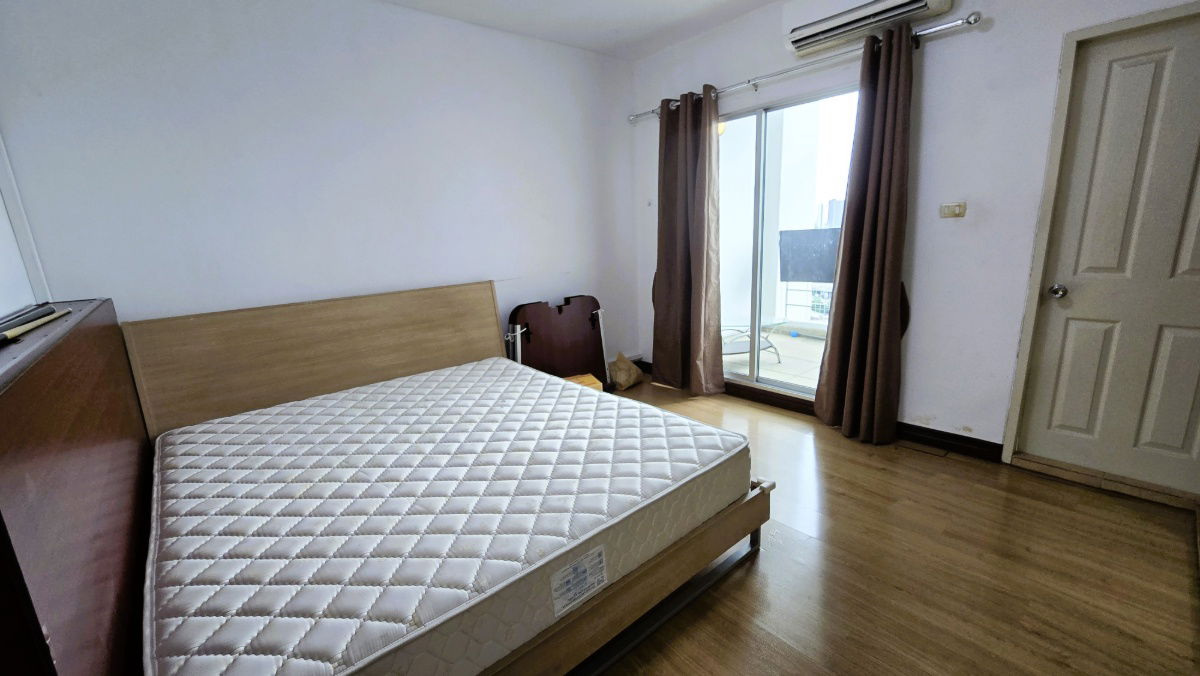picture Next to Srinakarin Road, only 5 minutes from Seacon Srinakarin. Condo for sale with tenant, Supalai Park Srinakarin. 43 sq m, high floor, large room - 2/17