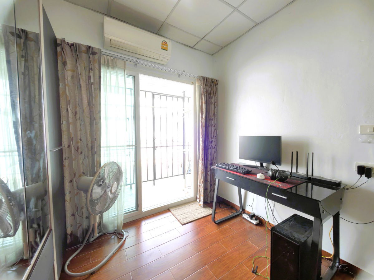 รูป ทาวน์โฮม 2 ชั้น 39 ตร.ว. ทำเลดี เดินทางสะดวก ใกล้แฟชั่นไอส์แลนด์   - รูปที่ 21/29