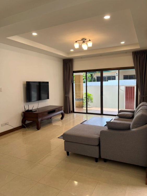 รูป ให้เช่า Pool Villa หมู่บ้าน สวนเนรมิต 5 ตกแต่งสวย พร้อมเข้าอยู่ ใกล้Robinson Lifestyle Thalang เพียง 5 นาที  - รูปที่ 2/15