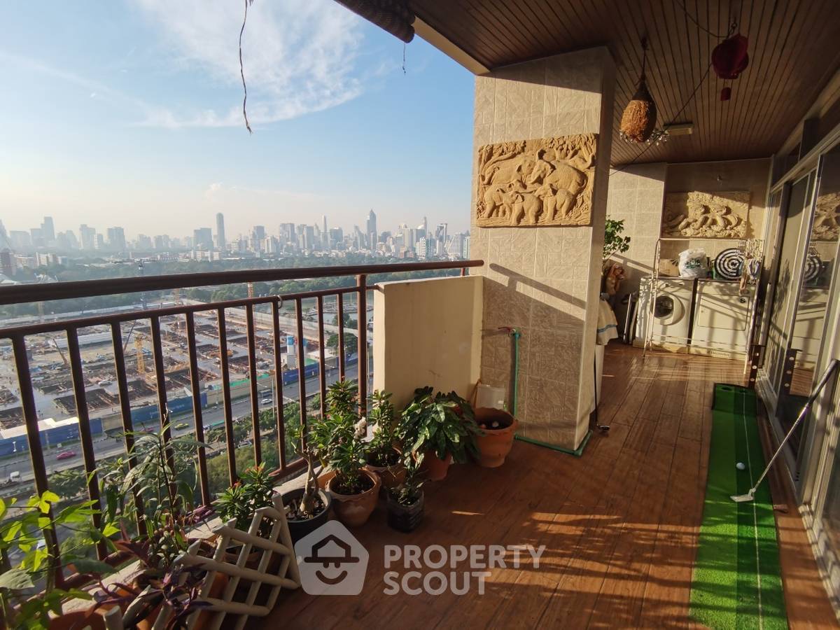 picture 4-BR Condo at Monterey Place Sukhumvit 16 near MRT Queen Sirikit National Convention Centre (ID 512619) - 6/14