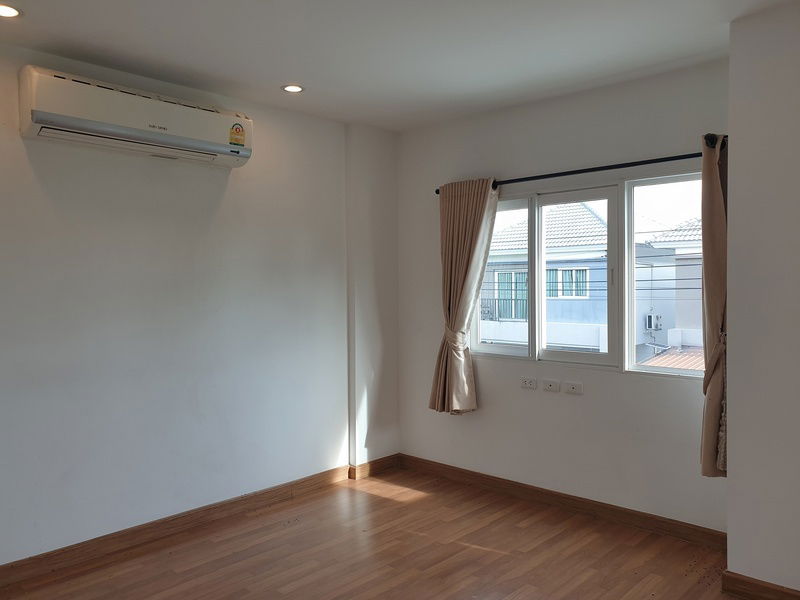 picture 🏡 Twin House for Sale – Corner Plot with Large Garden | Chuan Chuen Park Kanchana–Bangyai - 13/15