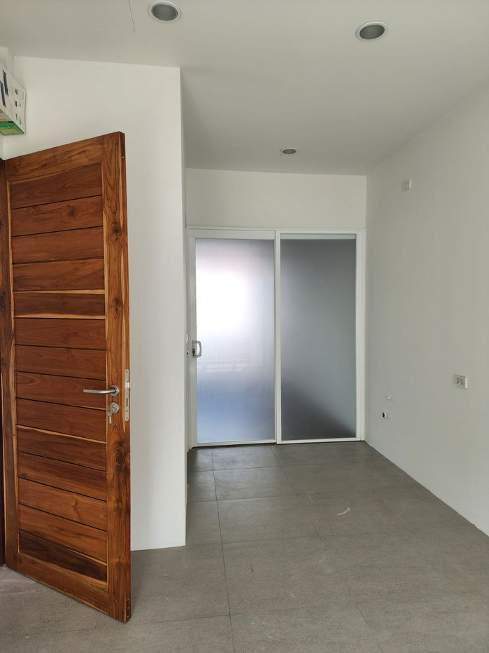 picture Townhome for rent, 2 Unit Sukhumvit 1/1, near Bumrungrad Hospital, new room, ready to move in Jan 2025. Interested? Line ID: @951qfbfi - 3/6