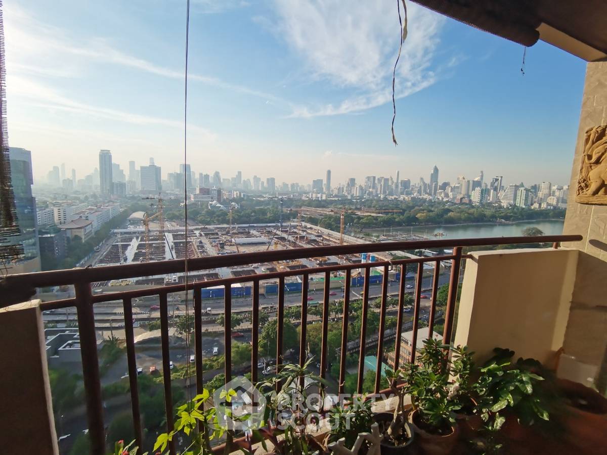 picture 4-BR Condo at Monterey Place Sukhumvit 16 near MRT Queen Sirikit National Convention Centre (ID 512619) - 8/14