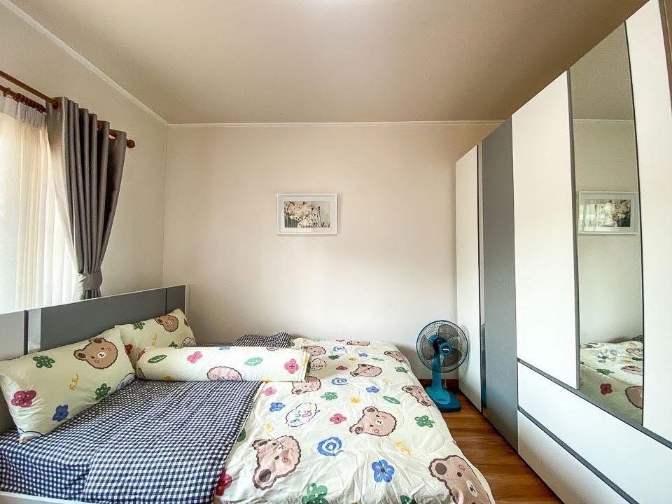 รูป 🏡 ให้เช่าบ้านเดี่ยว มีเนื้อที่สวนกว้าง ในโครงการคุณภาพ เดินทางสะดวก ติดถนนเชียงใหม่-แม่ริม - รูปที่ 14/15
