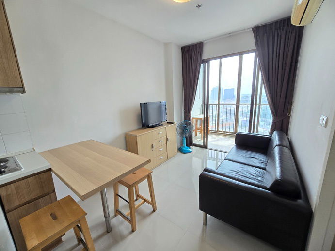 picture 🔥Best deal of the biggest room🔥 Private corner unit on 20th floor for rent at Ideo Mix Sukhumvit 103 - 2/17