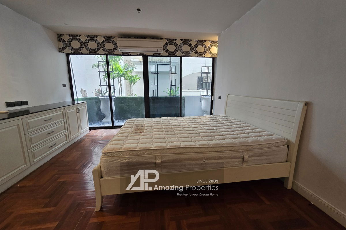 picture 4 bedroom in Sathorn for sale at Bargain price - 14/16