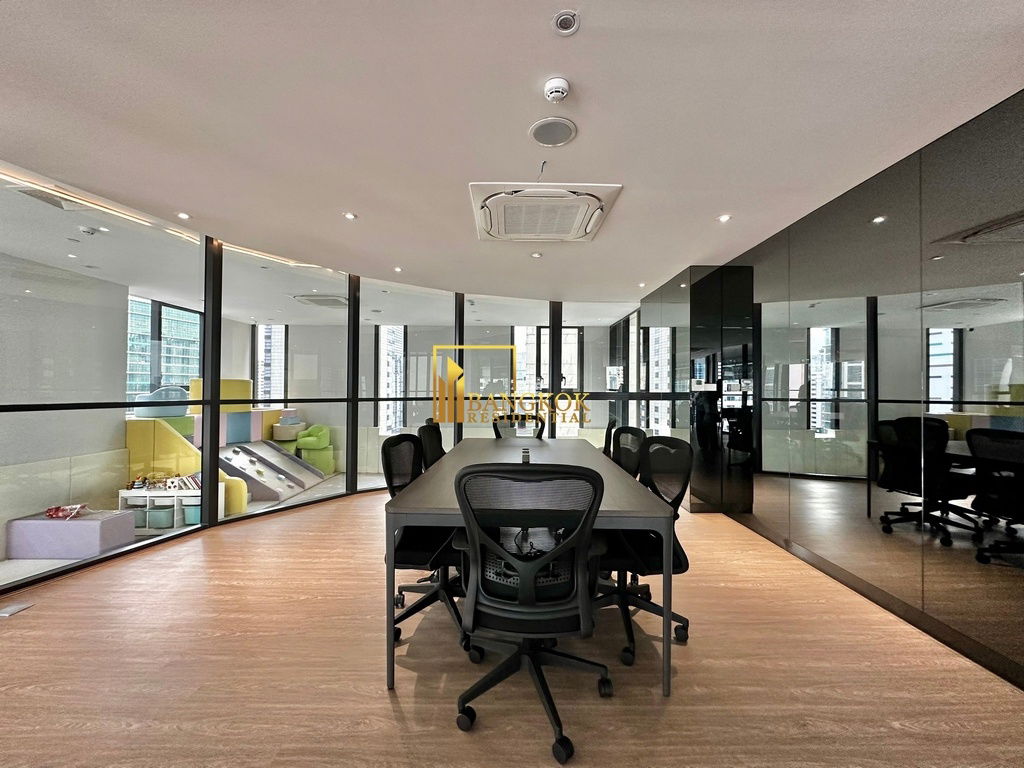 รูป Stunning 4 Bedroom Serviced Apartment in Asoke Area - BR30189SA - รูปที่ 20/27
