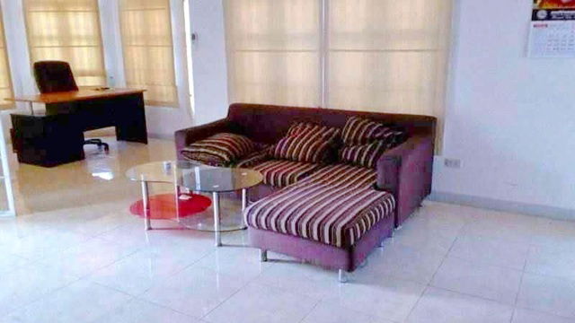 รูป รังสิต คลอง 3 รร.นานาชาติสยาม 1.4 กม. ภัสสร เช่าบ้านเดี่ยว 2 ชั้น 3 นอน เพียวเพลส รังสิต คลอง 2 1.2 กม. รพ.เอกปทุม 1.4 กม. - รูปที่ 2/8