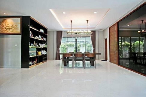 code : B219 Grand Bangkok Boulevard Sathorn
