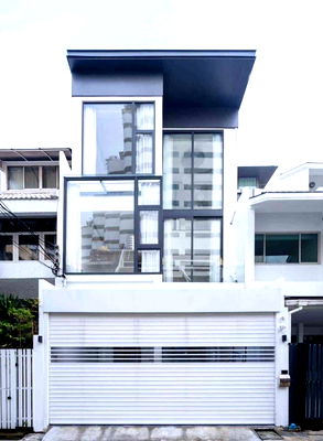 ทาวน์โฮม ม.ศรีนครินทรวิโรฒ วิทยาเขตประสานมิตร : ขาย Townhome 3 ชั้น 25 ตรว ซอยสุขุมวิท 15 ทำเลดี เพียง 1 นาทีถึง #โรงเรียนนานาชาติNIST และ 5 นาที ถึง BTS อโศก 