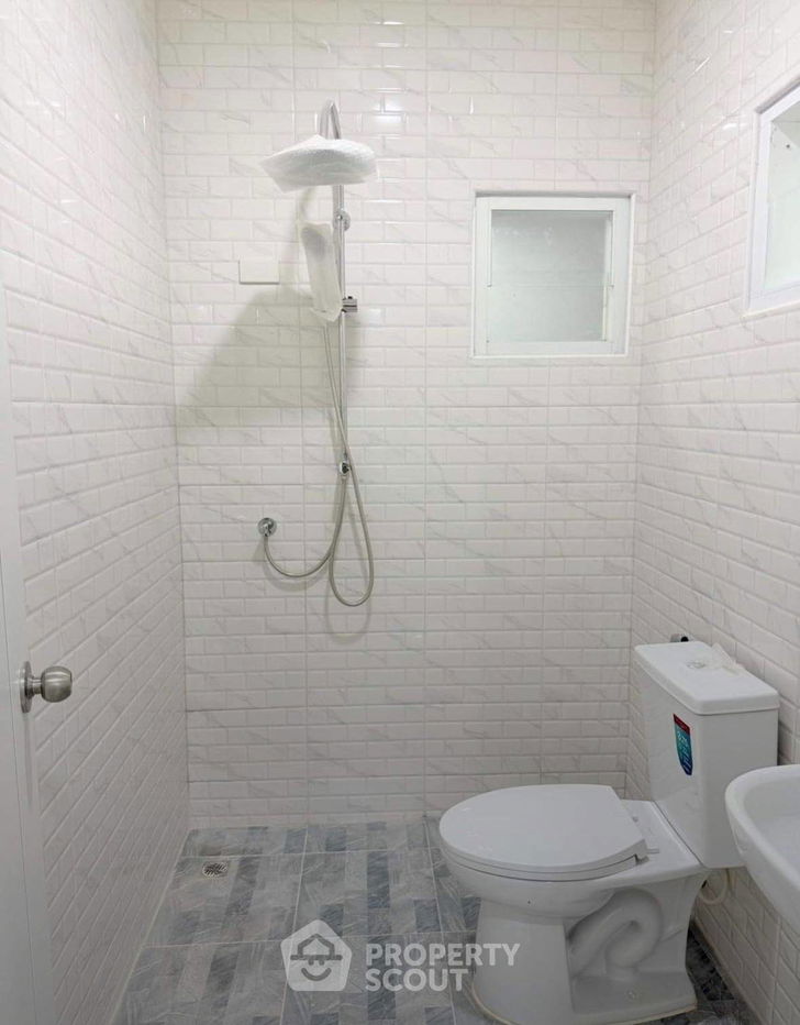 รูป บ้าน 3-ห้องนอน ใกล้ พัทยาตะวันออก (ID 2280642) - รูปที่ 9/14