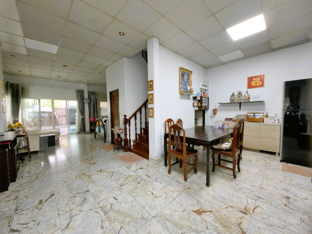 รูป ทาวน์โฮม 2 ชั้น 39 ตร.ว. ทำเลดี เดินทางสะดวก ใกล้แฟชั่นไอส์แลนด์   - รูปที่ 9/29