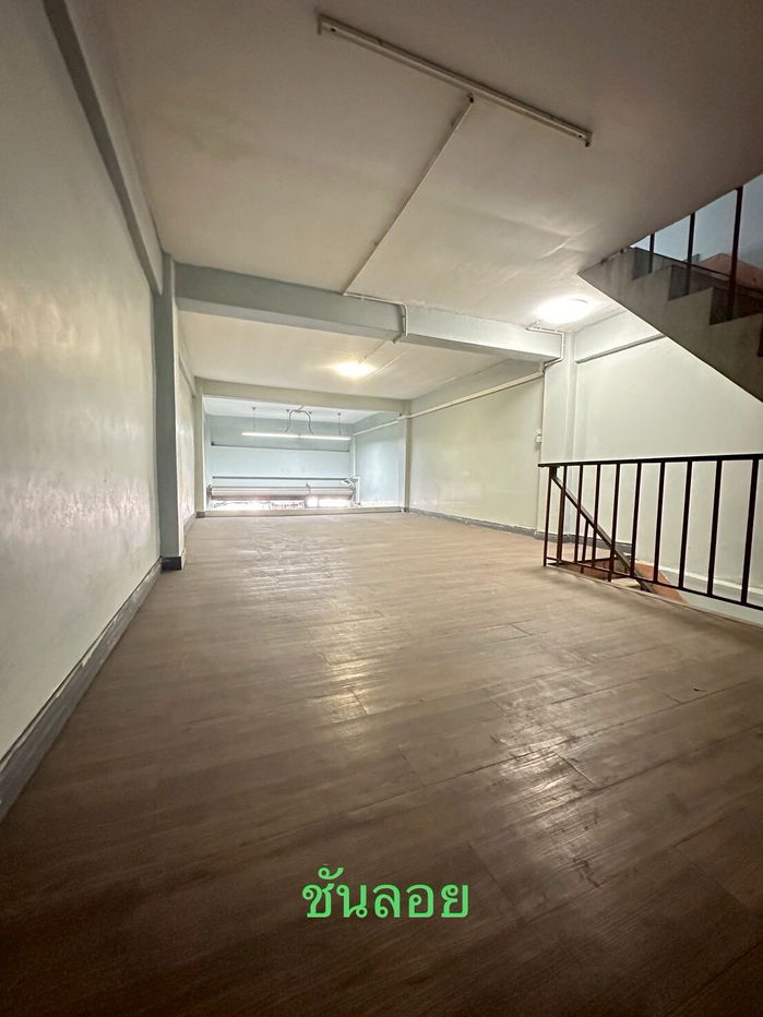 รูป  ให้เช่าอาคารพาณิชย์ 4.5 ชั้น ย่านบางนา ติดถนนใหญ่ พื้นที่ 21 ตรว, 440 ตรม. เหมาะทำธุรกิจ - รูปที่ 3/10