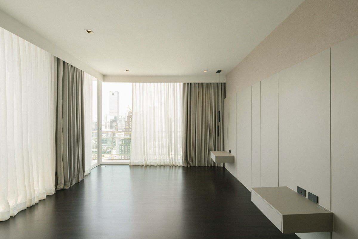 รูป Modern 3-Bedroom Duplex Penthouse for Sale in Nana - รูปที่ 19/23