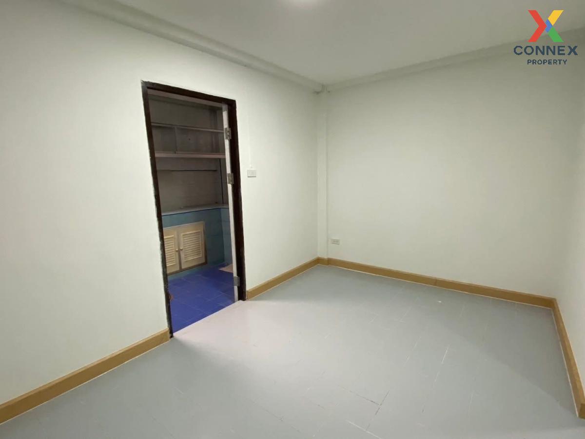 picture For Sale Townhouse/Townhome  , Baan Khajeenuch , Khlong Phra Udom , Lat Lum Kaeo , Pathum Thani , CX-128482 ✅ Live chat with us ADD LINE @connexproperty ✅  - 3/7