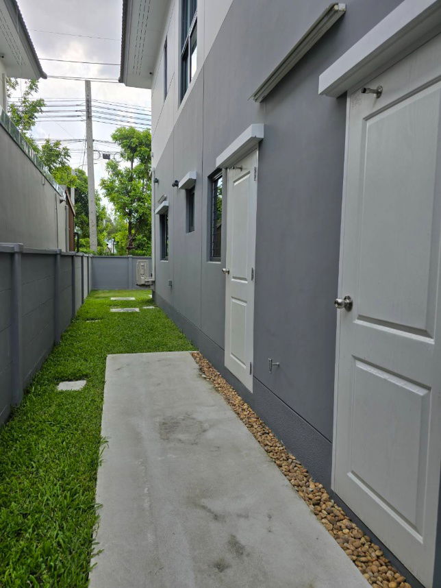 รูป ให้เช่าบ้านเดี่ยว หมู่บ้าน CENTRO Vibhavadi   | 70,000 บ./ด. | ที่ดินขนาด 63 ตรว.  4 ห้องนอน  6ห้องน้ำ 1ห้องครัว 2ห้องโถง  |ที่จอดรถในร่ม 3 คัน - รูปที่ 23/24