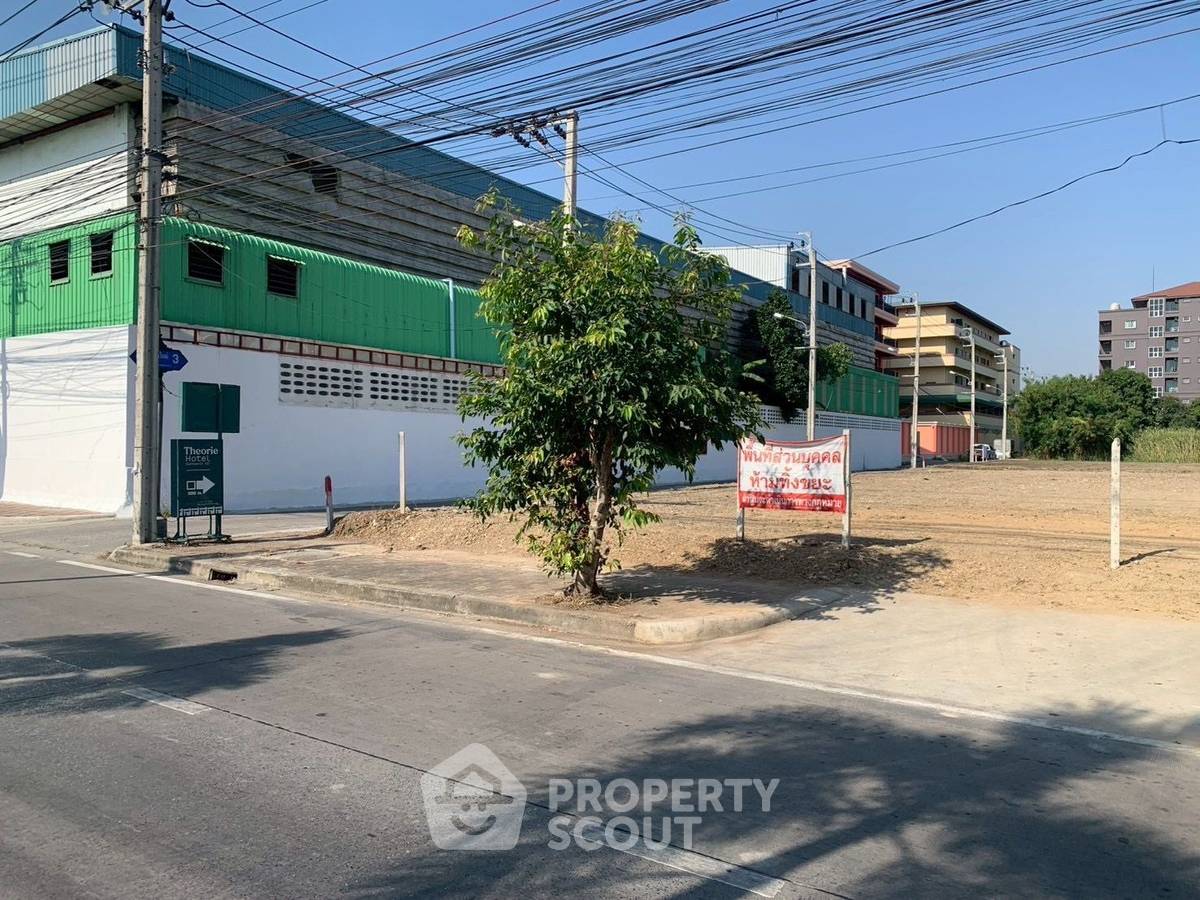 picture 2,800 m² Land for Rent close to Lasalle (ID 2281879) - 4/11