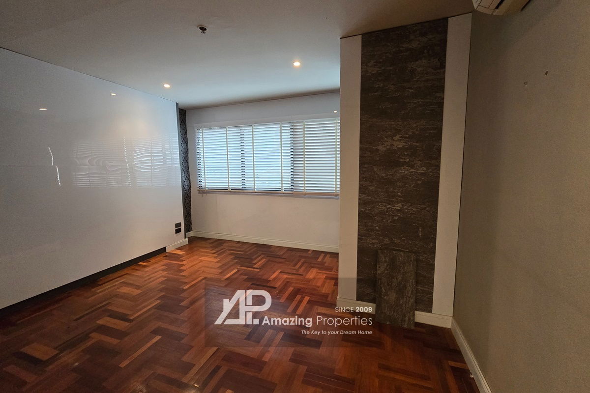 picture 4 bedroom in Sathorn for sale at Bargain price - 9/16