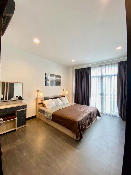 picture code : B220 Baan Klang Muang The Paris Krungthep Kreetha - 7/12