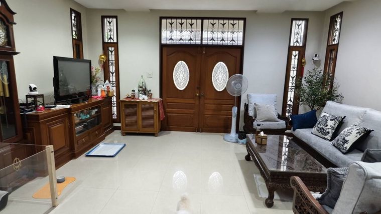 ให้ เช่าบ้านเดี่ยว 2 ชั้นครึ่ง ทำเลทองใจกลางลาดพร้าว หลังโรงเรียนพิบูลย์อุปถัมภ์ แยก1 ถ.ลาดพร้าว 48