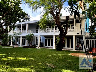 เช่าบ้านเดี่ยว ถนนวิภาวดีรังสิต : 🔼🔽 AccomA 📩  4 BR House in Thanon Phaya Thai (AA43670)