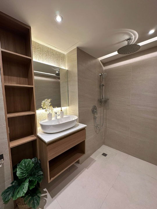 รูป ขายคอนโดศรีธนา 2 ชั้น 4 ห้อง 2 ห้องนอน ขนาดกว้างขวาง บนถนนห้วยแก้ว นิมมานเหมินทร์ ตกแต่งบิ้วอินเฟอร์นิเจอร์และเครื่องใช้ไฟฟ้าครบ- SW002887 - รูปที่ 12/32