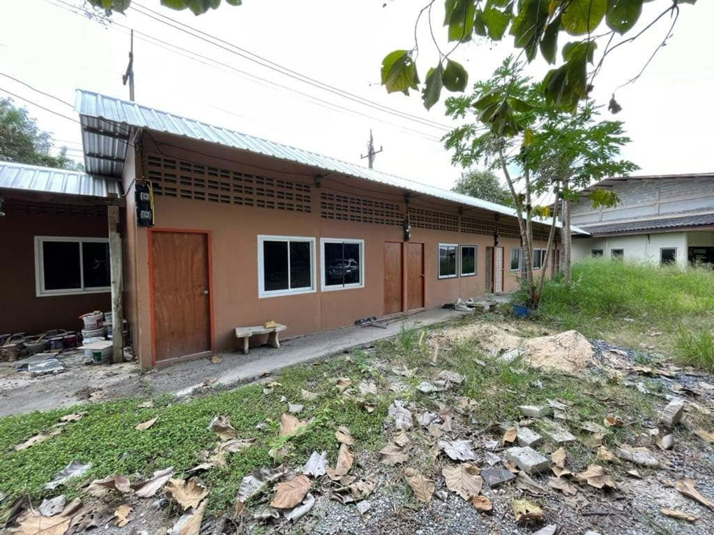 picture Land for Rent: 3 Rai with Warehouse and worker housing - 5/12