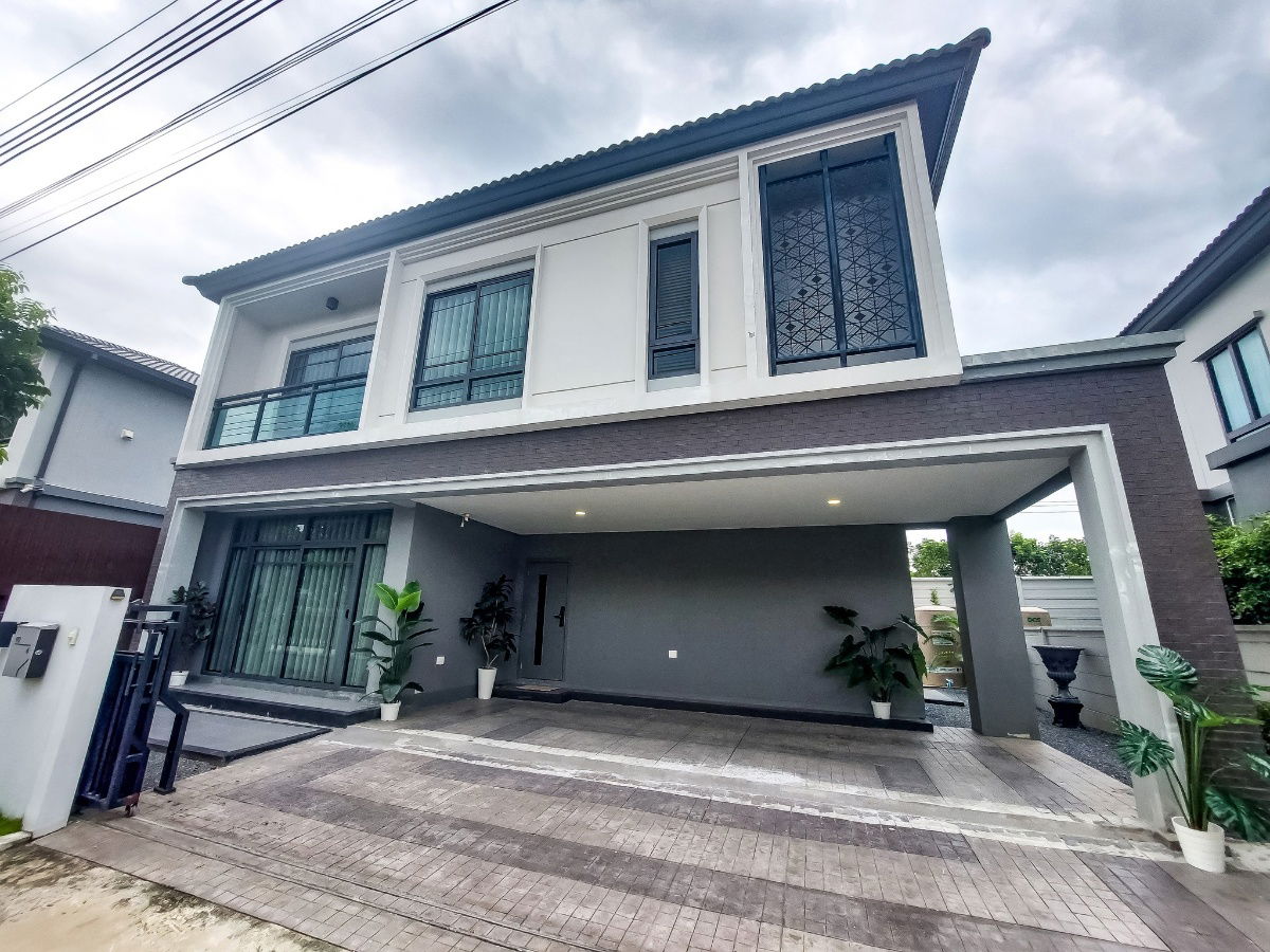 picture Urgent sale: Two-story detached house, Grand Britannia Rama 9 - Krungthep Kreetha, for only 13.4 million baht. - 1/5