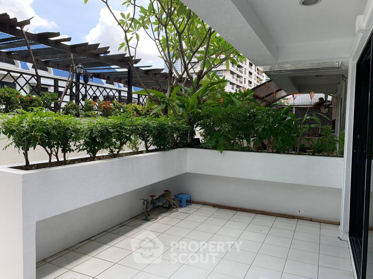 picture 3-BR Condo at Kiarti Thanee City Mansion Condominium near MRT Phetchaburi (ID 887302) - 2/13