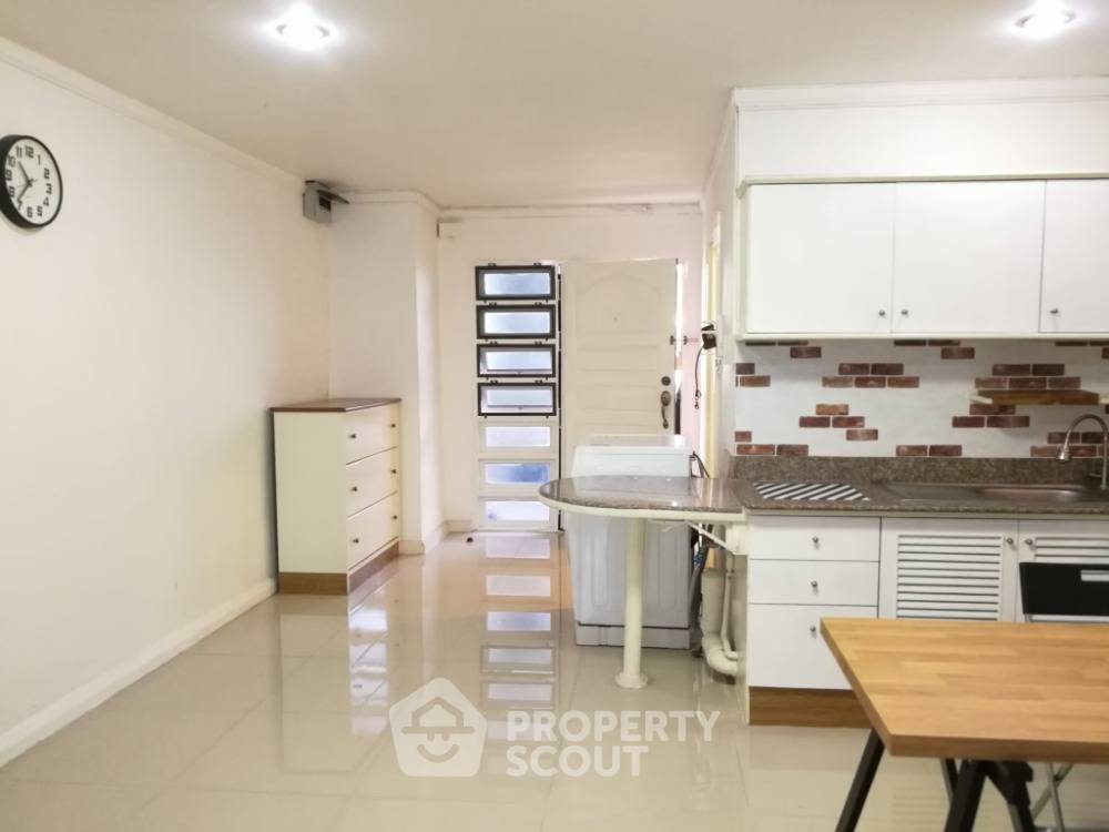picture 1-BR Condo at Supalai Place Sukhumvit 39 near MRT Phetchaburi (ID 1328591) - 8/8