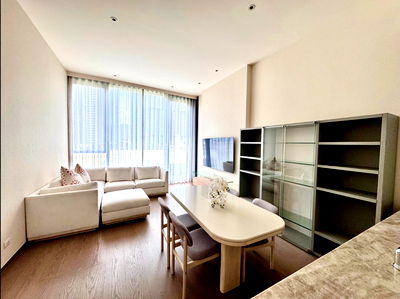 Condos for rent : Scope Langsuan. 1bed 85sqm. Line id: @pfagent