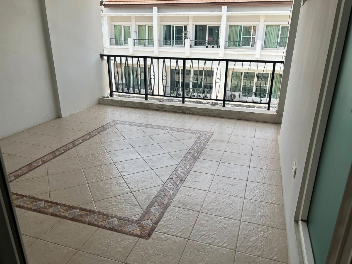 picture Townhome for rent at Townhome in the heart of the city, Sathorn - 7/10