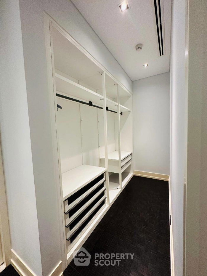 picture 2-BR Condo at Four Seasons Private Residences Bangkok near BTS Saphan Taksin (ID 1291469) - 14/20