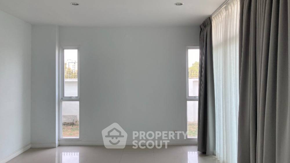 picture 4-BR House in Saphan Sung (ID 1111849) - 18/70