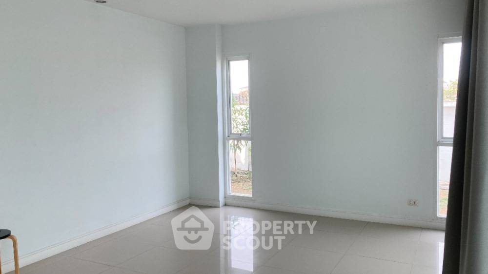 picture 4-BR House in Saphan Sung (ID 1111849) - 23/70