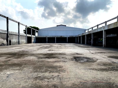 โรงงาน สนามบินสุวรรณภูมิ : ขายที่ดินพร้อมสิ่งปลูกสร้าง ขนาด 2 ไร่ 300 ตรว สิ่งปลูกสร้างเป็นโรงงาน และสำนักงาน 6 ชั้น