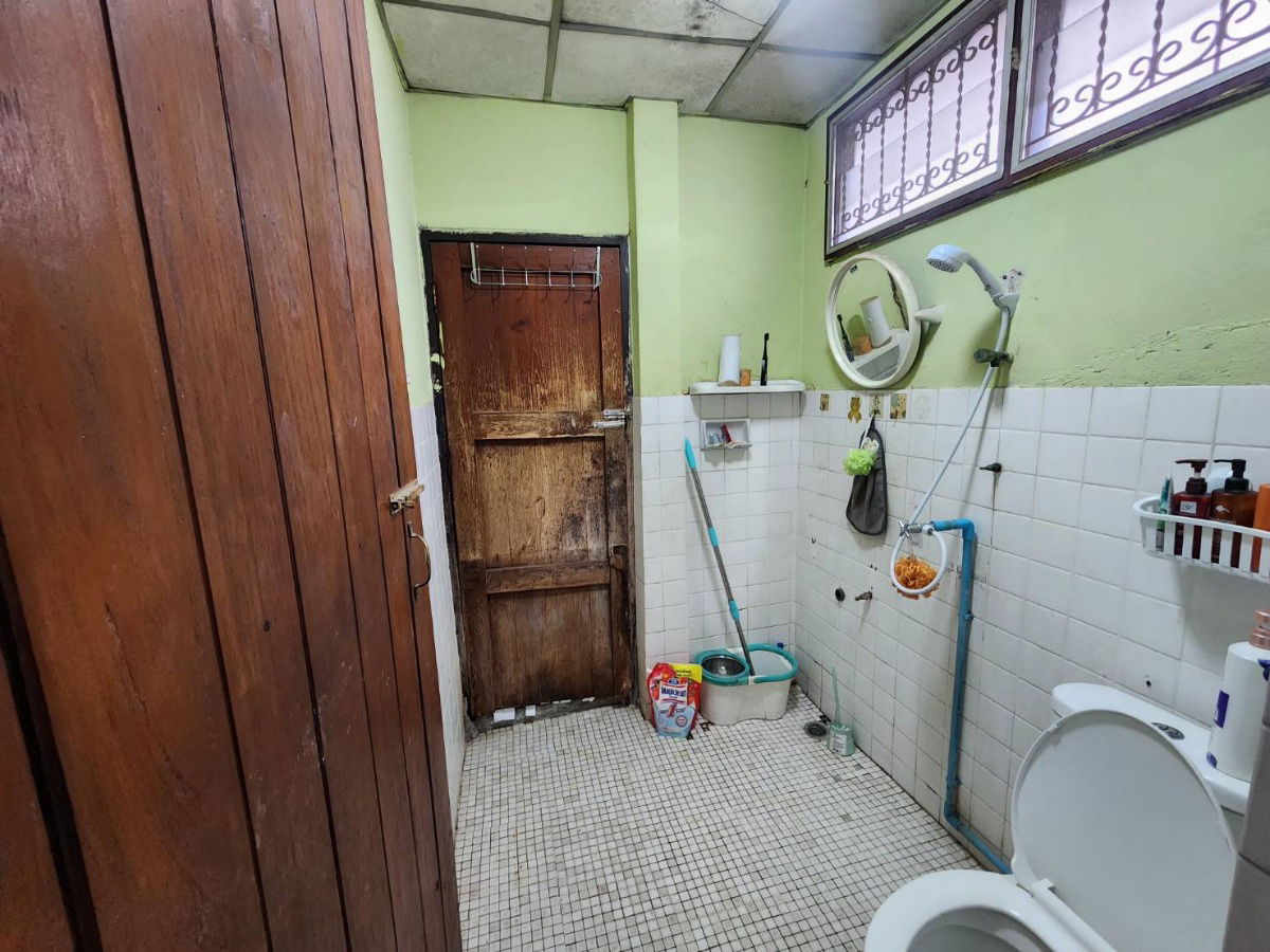 รูป ให้เช่าบ้านเดียว 50 ตรว. ซอยลาดพร้าว 62-64 3 ห้องนอน 2 ห้องน้ำ 1 ห้องเก็บของ 1 ห้องครัว (เจ้าของโพสต์เอง) - รูปที่ 17/19