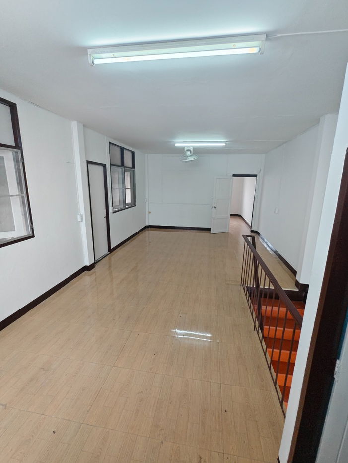รูป White&Brown House 4 นอน 3 น้ำให้เช่า CBD ย่านสาทร ถนนนราธิวาสราชนครินทร์ ถนนสาธุประดิษฐ์ BTS ช่องนนทรี  - รูปที่ 16/18