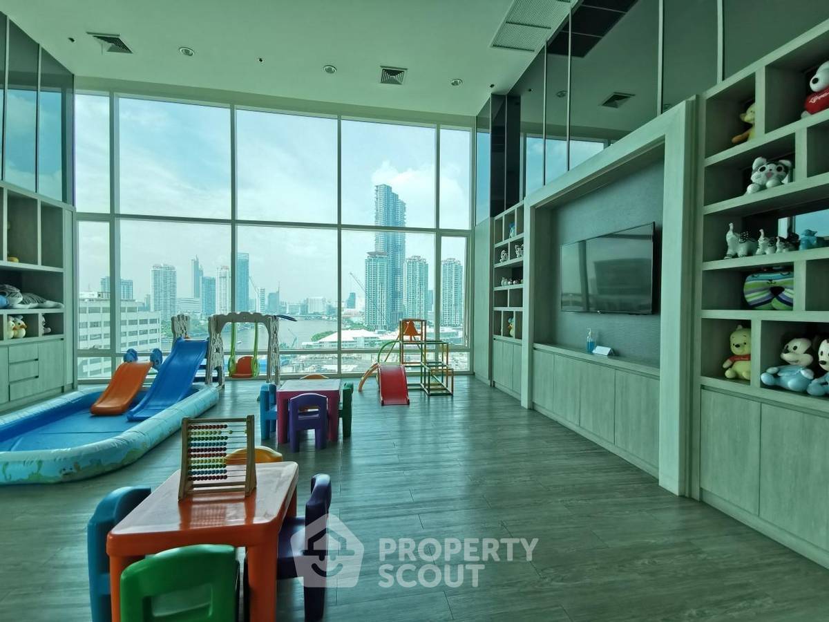 picture 3-BR Condo at Menam Residences in Wat Phraya Krai (ID 904276) - 10/16