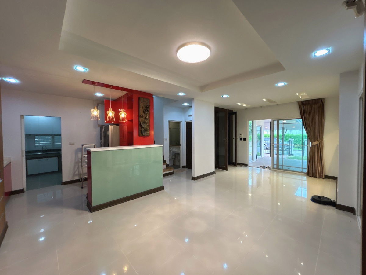 รูป  บ้านเดี่ยว 2 ชั้น บ้านเดี่ยว มัณฑนา พระราม 9 – ศรีนครินทร์ Manthana Rama 9 – Srinakarin พร้อมอยู่ แปลงมุม ใกล้ ARL หัวหมาก & สายสีเหลือง - รูปที่ 11/18