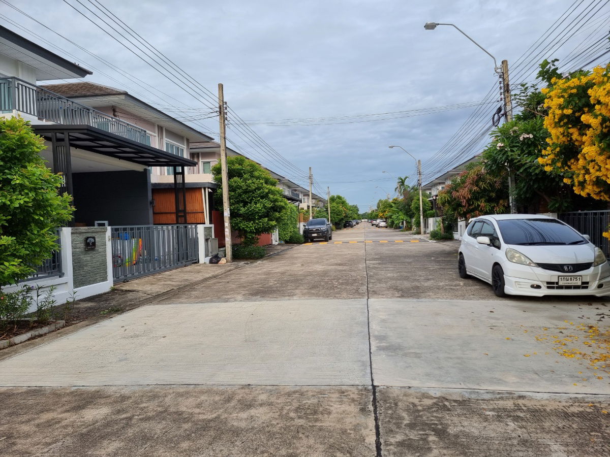 รูป ขายบ้านเดี่ยว2 ชั้น  50 ตรว. 3 นอน 3 น้ำ ถนนหทัยราษฎร์ ใกล้ซาฟารีเวิล์ด - รูปที่ 1/18