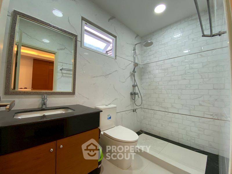 รูป ทาวน์เฮาท์ 4-ห้องนอน ใกล้ BTS พร้อมพงษ์ (ID 2282594) - รูปที่ 23/27
