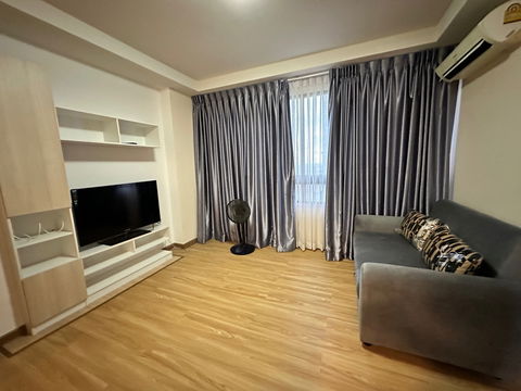 Condo for rent: J Condo (Sathorn-Kanlapaphruek). Very spacious unit. 36 sq m., 17th floor, Building A. 1 bedroom, 1 bathroom, 1 living room.