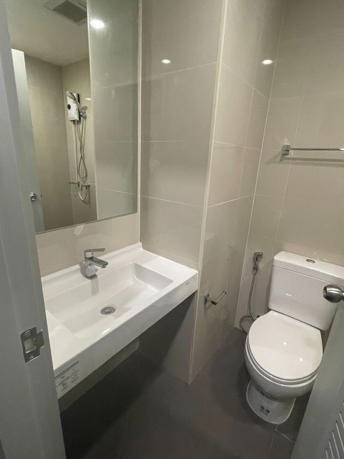 picture Condo for rent, A space Mega  next to Mega Bangna mall only8,500 baht per month. - 3/12