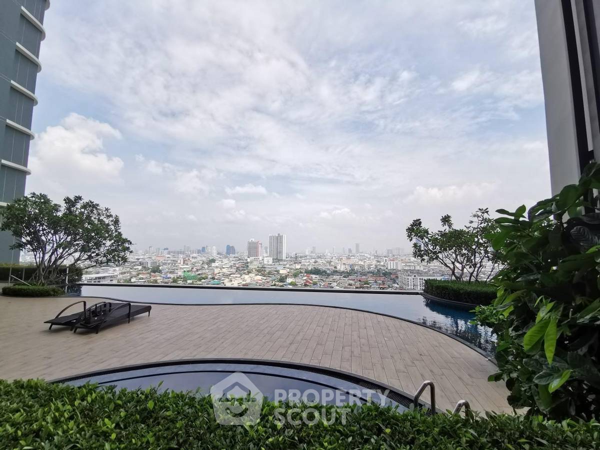 picture 3-BR Condo at Menam Residences in Wat Phraya Krai (ID 904276) - 13/16