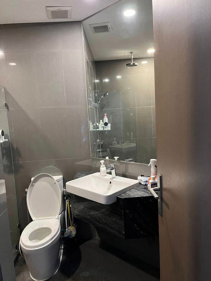 รูป Ashton Chula Silom【𝐒𝐄𝐋𝐋 & 𝐑𝐄𝐍𝐓】🔥ห้องสุดหรู  โปร่งโล่ง เก็บของได้เยอะ 2 ห้องนอน 2 ห้องน้ำ เฟอร์นิเจอร์จัดเต็ม🔥  ติดต่อไลน์ไอดี: @hacondo - รูปที่ 7/9