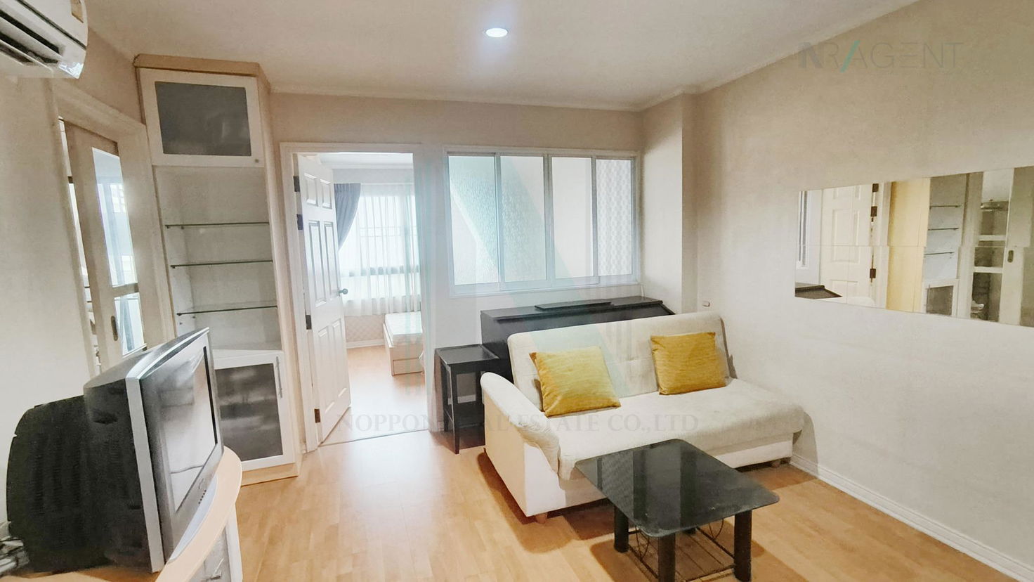 picture 🔺 For Sell Condo LUMPINI VILLE PHAHOL-SUTHISARN Building 1, Floor 8,1 bed room, Room size 37 sqm - 2/8